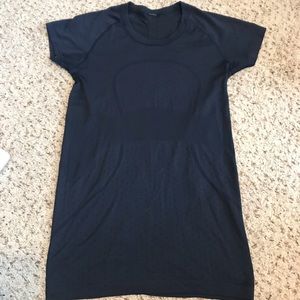 Lululemon Swiftly Tech Short Sleeve size 8